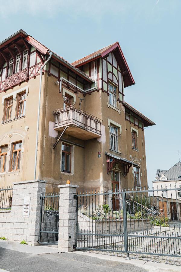 Executive 2-Bdrm Central Suite Ústí nad Labem Eksteriør bilde