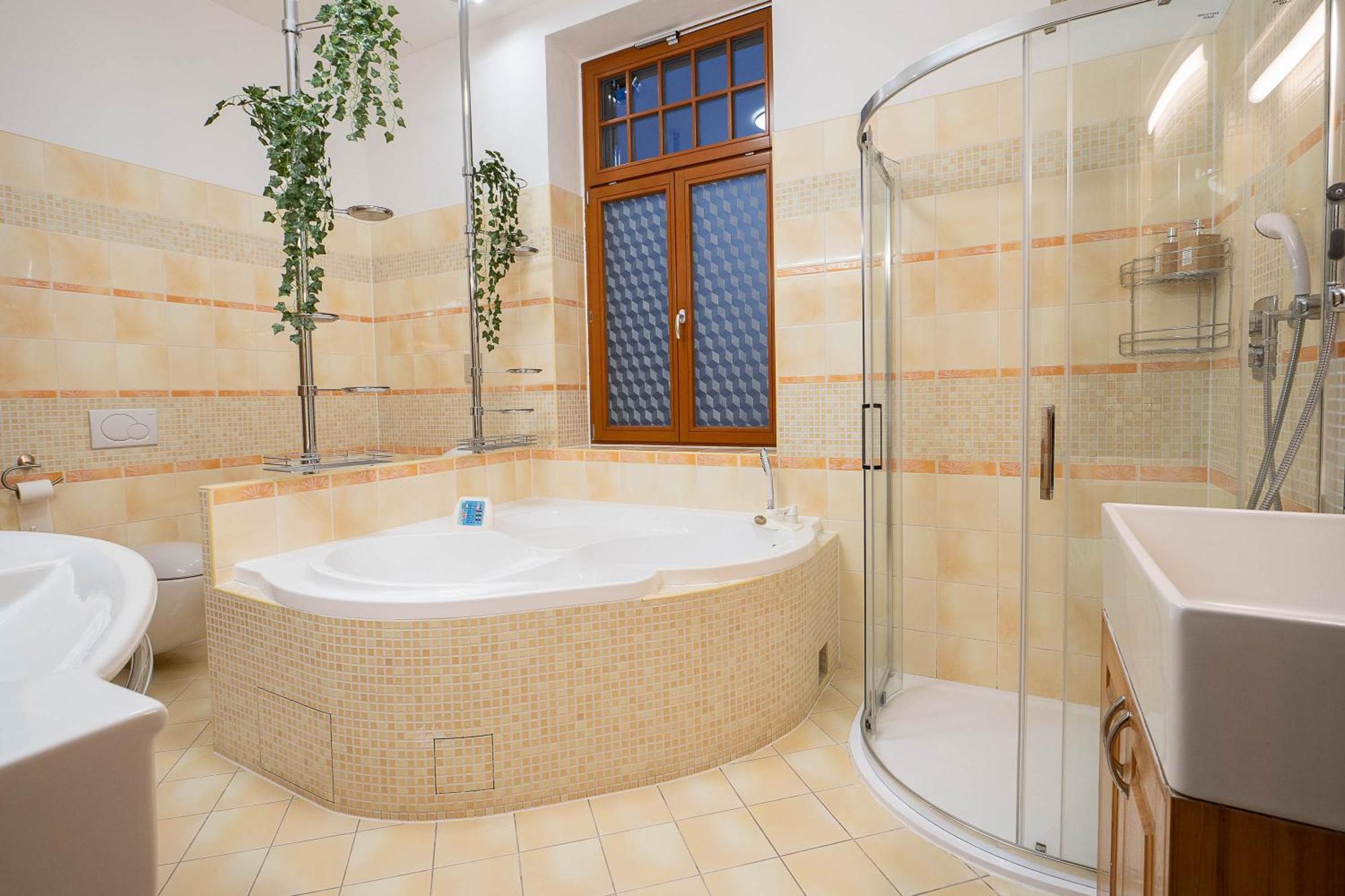 Executive 2-Bdrm Central Suite Ústí nad Labem Eksteriør bilde