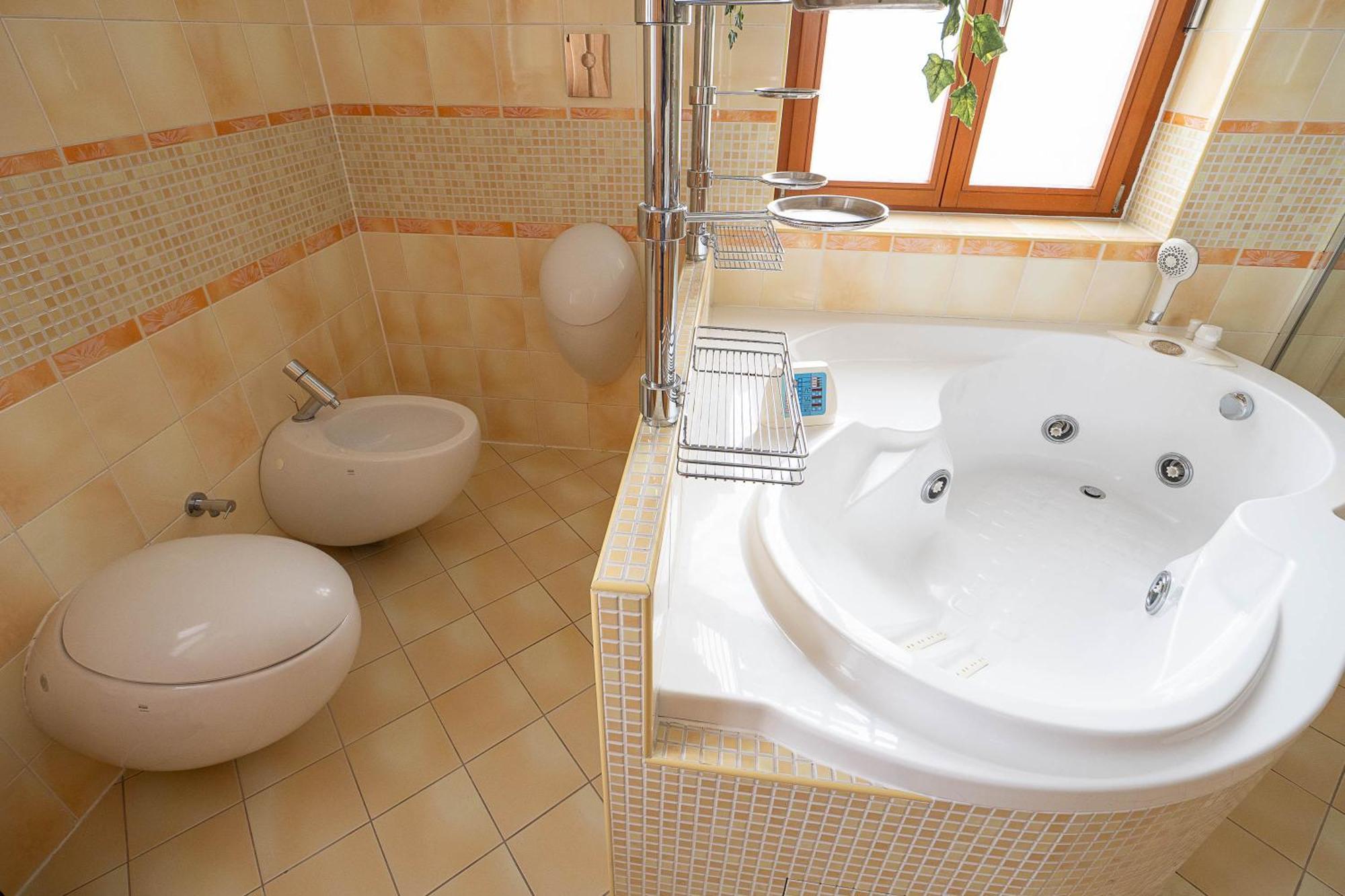 Executive 2-Bdrm Central Suite Ústí nad Labem Eksteriør bilde